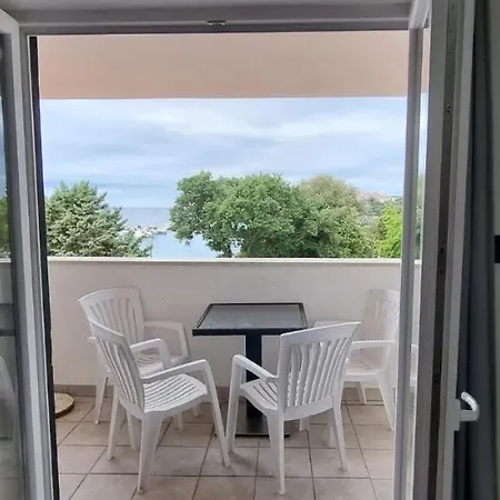 Apartment La Playa *